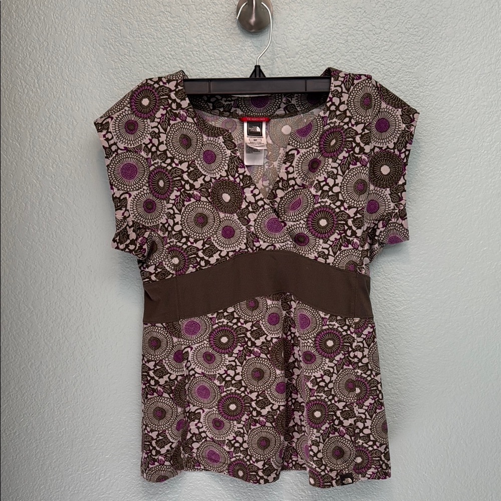 The North Face Purple and Brown Fitted Short Sleeve Blouse